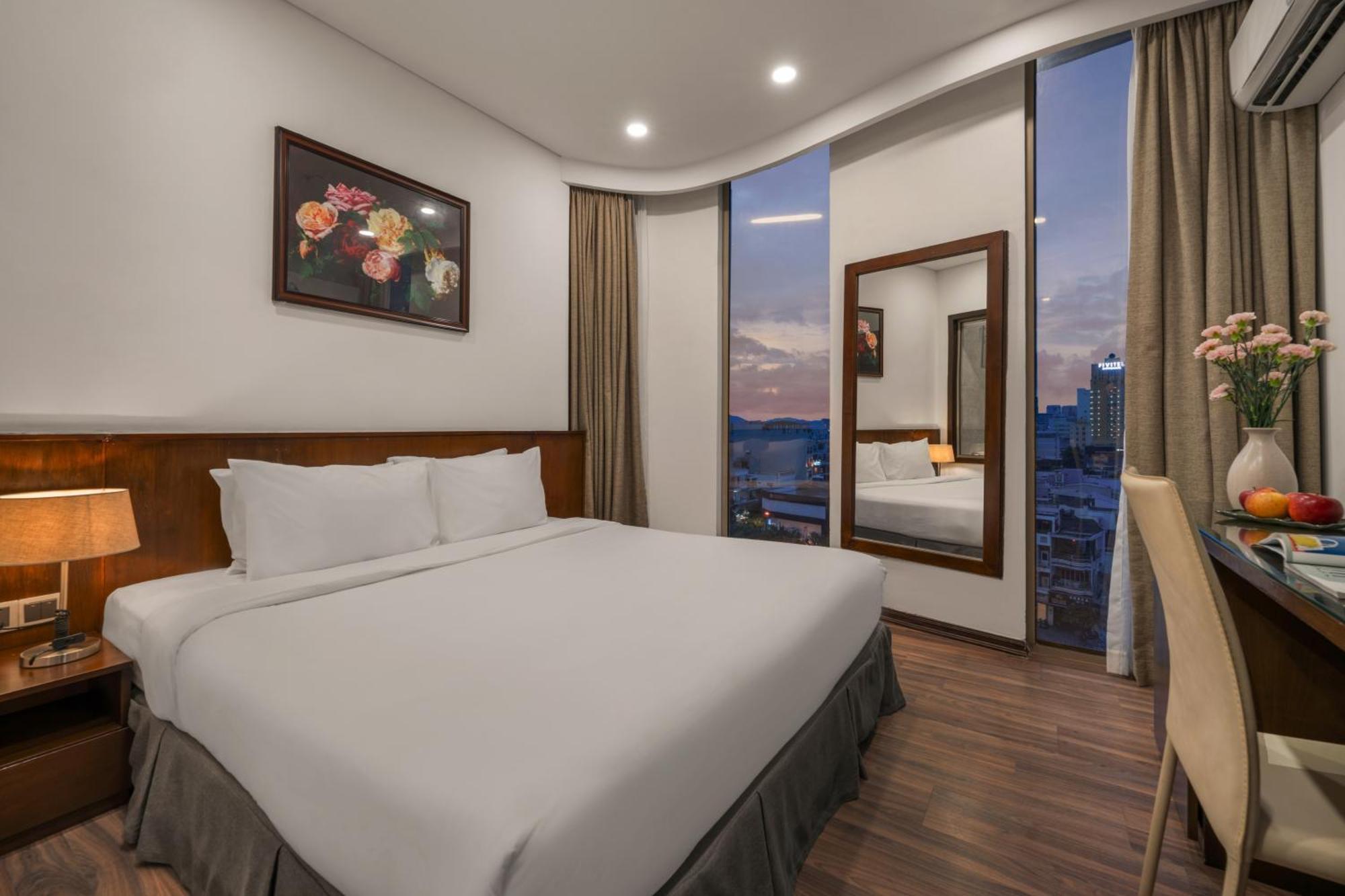 Mitisa Hotel Da Nang - Near Dragon Bridge Екстер'єр фото