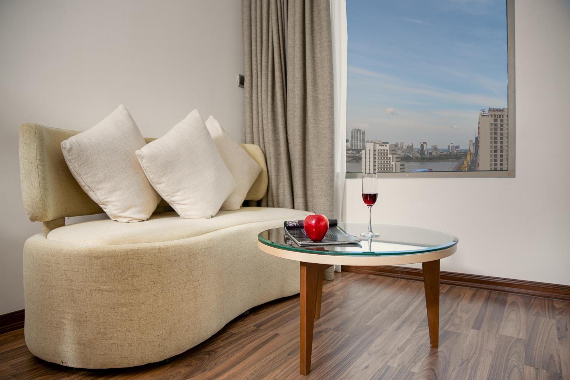 Mitisa Hotel Da Nang - Near Dragon Bridge Екстер'єр фото