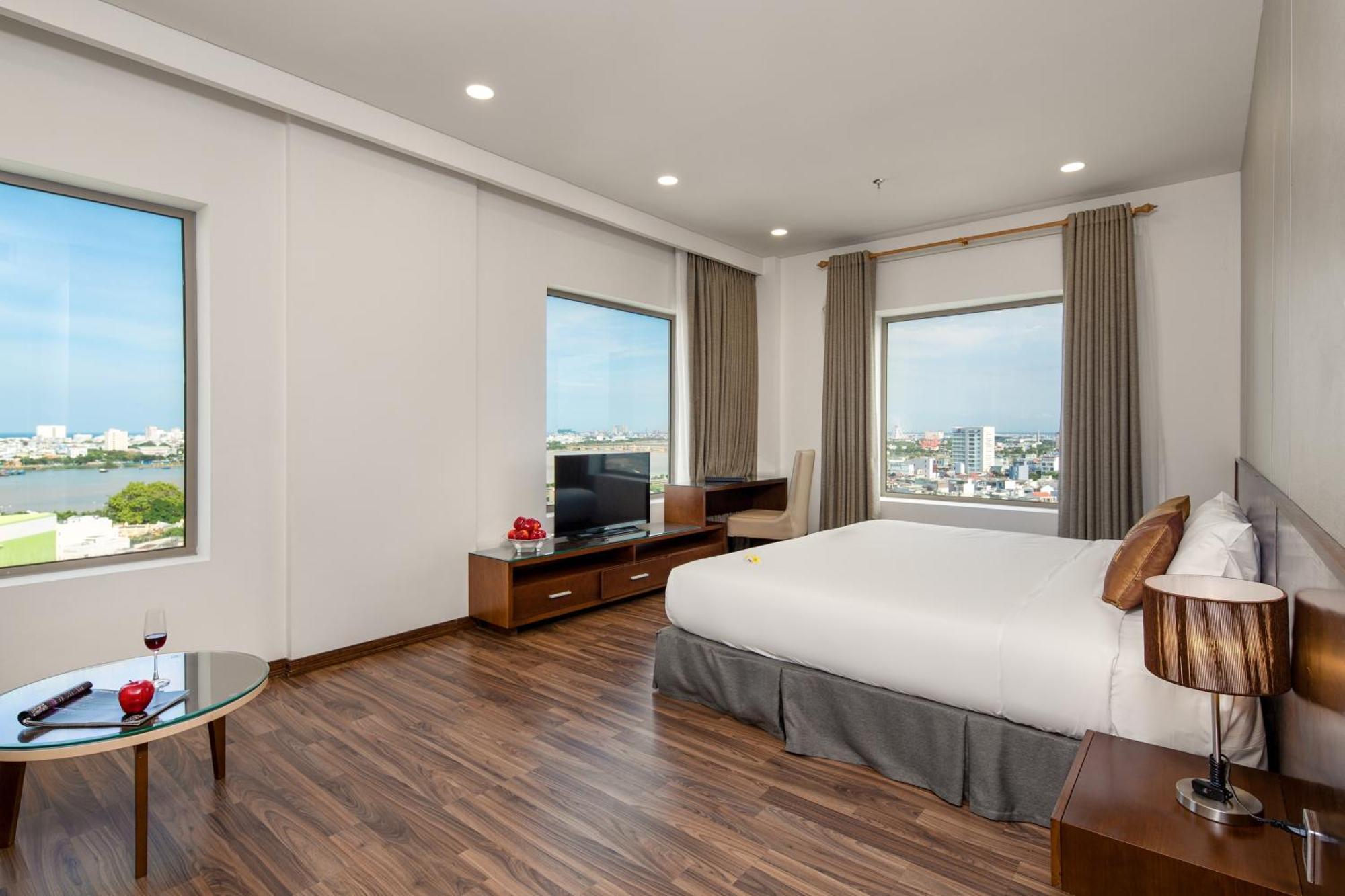 Mitisa Hotel Da Nang - Near Dragon Bridge Екстер'єр фото
