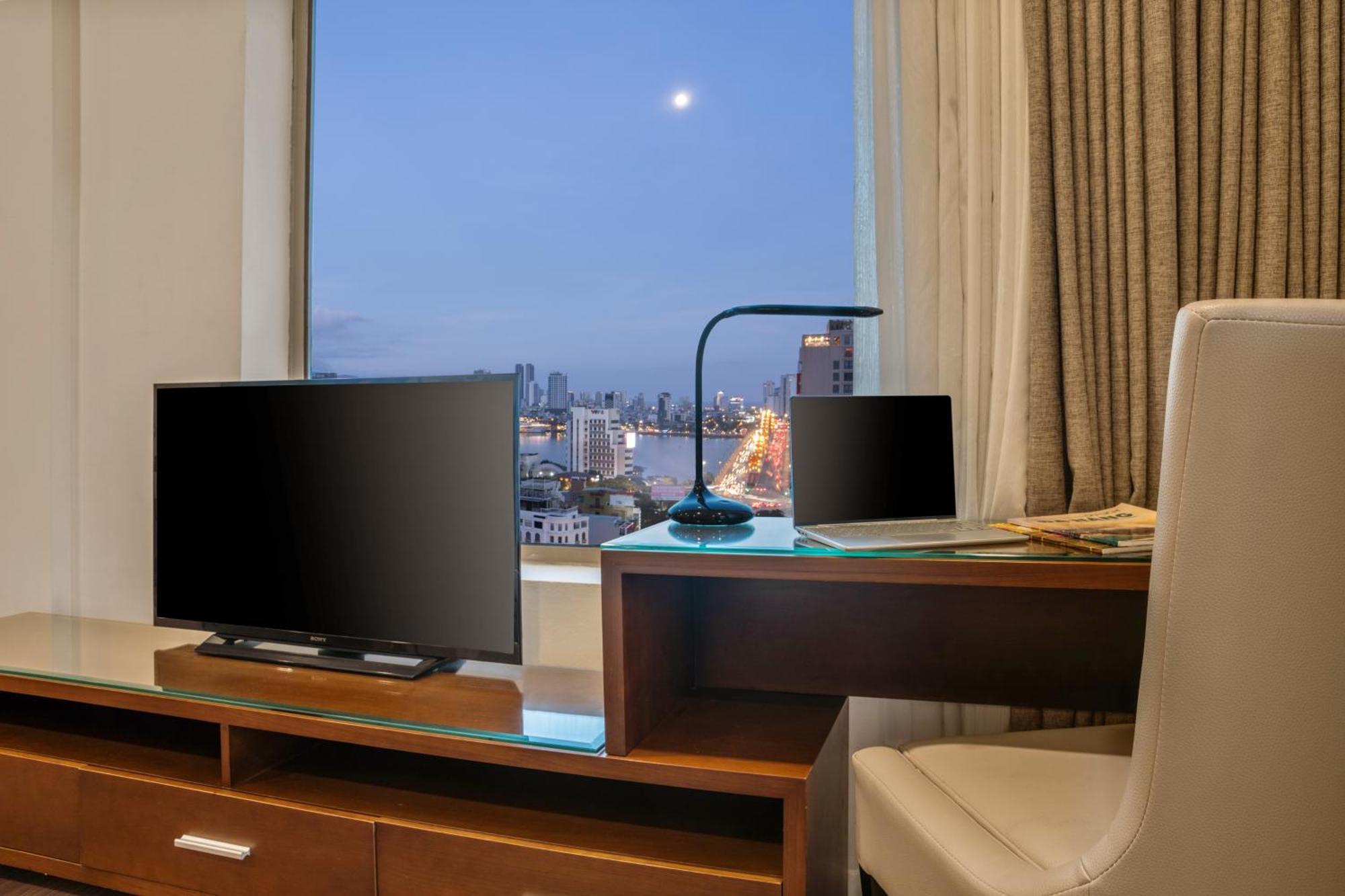 Mitisa Hotel Da Nang - Near Dragon Bridge Екстер'єр фото